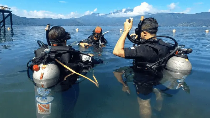 Buceo En Lago De Coatepeque
